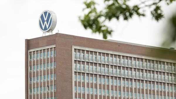Volkswagen recortará 50.000 empleos en medio de una profunda reestructuración Volkswagen recortará 50.000 empleos en medio de una profunda reestructuración