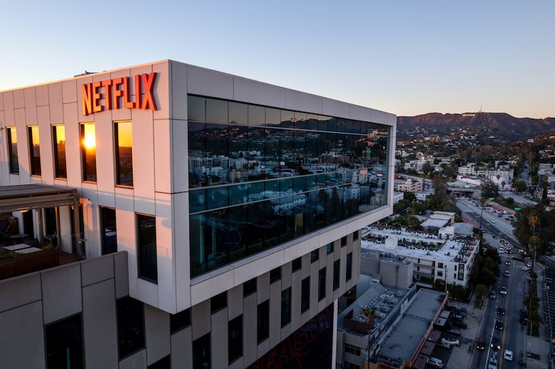 Paramount, Netflix Battle For Warner Bros. Takeover Paramount, Netflix Battle For Warner Bros. Takeover