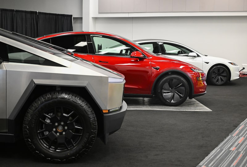 Vehículos Tesla en el Salón del Automóvil de Montreal el 15 de enero de 2026. Fotógrafo: Graham Hughes/Bloomberg Vehículos Tesla en el Salón del Automóvil de Montreal el 15 de enero de 2026. Fotógrafo: Graham Hughes/Bloomberg