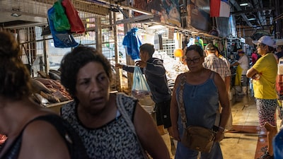 Economía de Chile se contrae 0,7% en agosto lo que supone un nuevo revés para Kast Economía de Chile se contrae 0,7% en agosto lo que supone un nuevo revés para Kast