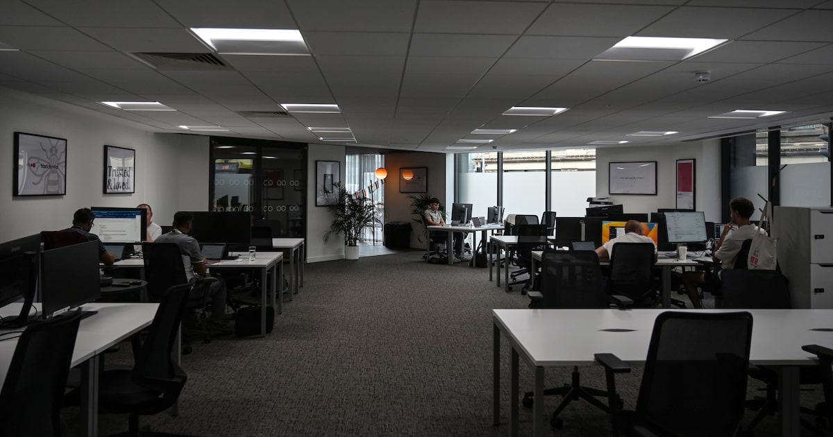 IMPACTO IA: DESPIDOS Y REESTRUCTURACIÓN EMPRESARIAL