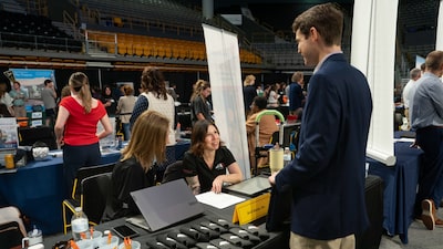 Solicitudes de subsidio caen a mínimo de dos años y apuntan a estabilidad laboral en EE.UU. Solicitudes de subsidio caen a mínimo de dos años y apuntan a estabilidad laboral en EE.UU.