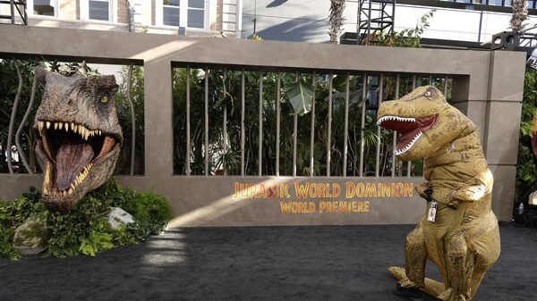 “Jurassic World Dominion” desbanca a “Top Gun Maverick” en fin de semana de estreno “Jurassic World Dominion” desbanca a “Top Gun Maverick” en fin de semana de estreno