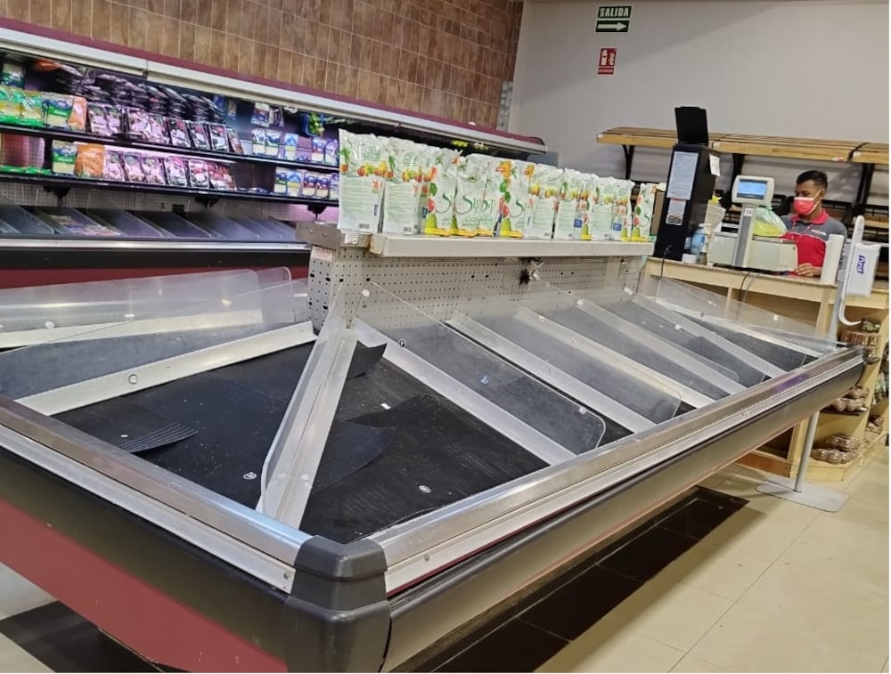 Frutas y legumbres escasean en las estanterías de los supermercados panameños. Frutas y legumbres escasean en las estanterías de los supermercados panameños.