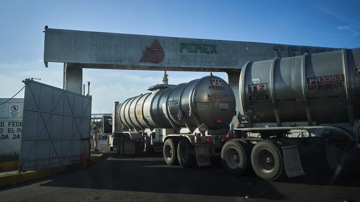 Pemex acumula déficit comercial de US$4.000 millones por importación de combustibles