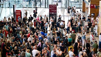 Aeroportos de Heathrow e Berlim sofrem atrasos após ataque cibernético Aeroportos de Heathrow e Berlim sofrem atrasos após ataque cibernético