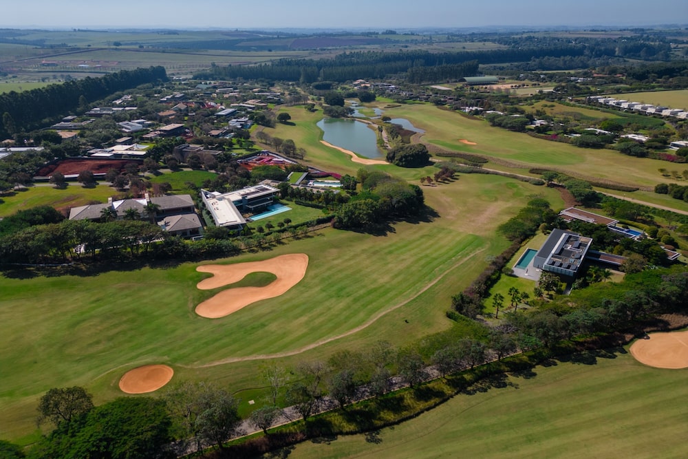 Vista aérea do campo de golfe e áreas residenciais da Fazenda Boa Vista em Porto Feliz Vista aérea do campo de golfe e áreas residenciais da Fazenda Boa Vista em Porto Feliz