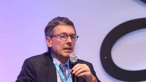 ‘Congelar’ R$ 15 bi em gastos é insuficiente para atingir meta fiscal, diz Kawall ‘Congelar’ R$ 15 bi em gastos é insuficiente para atingir meta fiscal, diz Kawall