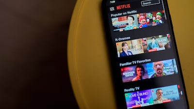 Netflix presenta resultados este jueves: estrategas ven un riesgo de caída frente a YouTube Netflix presenta resultados este jueves: estrategas ven un riesgo de caída frente a YouTube