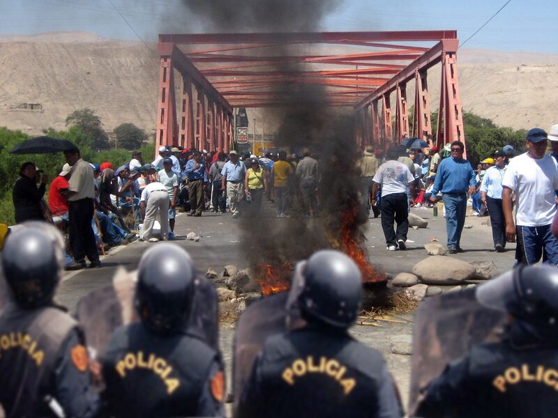 La agencia crediticia alerta sobre los bloqueos en las operaciones mineras debido a la importancia del sector para las exportaciones del país, pues explicaron el 18% del PBI en el 2021, y los ingresos en divisas a raíz de la actividad (más del 50%). La agencia crediticia alerta sobre los bloqueos en las operaciones mineras debido a la importancia del sector para las exportaciones del país, pues explicaron el 18% del PBI en el 2021, y los ingresos en divisas a raíz de la actividad (más del 50%).