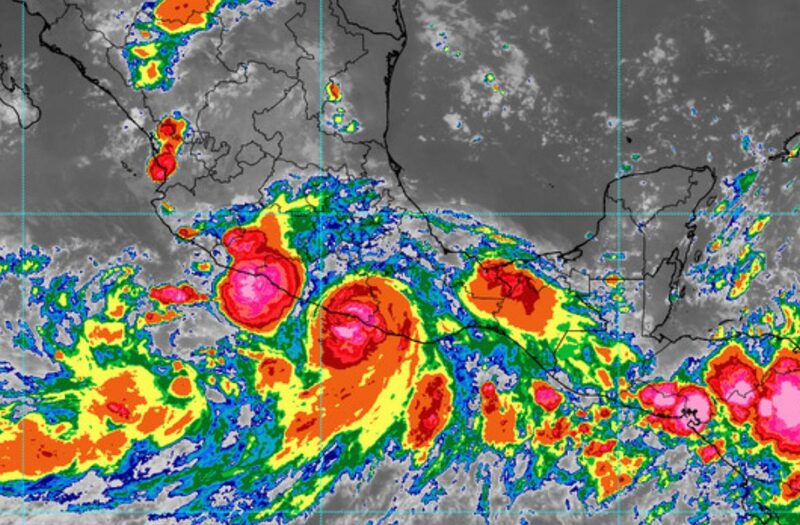 Imagen satelital del huracán John a las 21:10 horas del lunes 23 de septiembre de 2024, cuando tocó tierra en el municipio de Marquelia, Guerrero. Imagen satelital del huracán John a las 21:10 horas del lunes 23 de septiembre de 2024, cuando tocó tierra en el municipio de Marquelia, Guerrero.