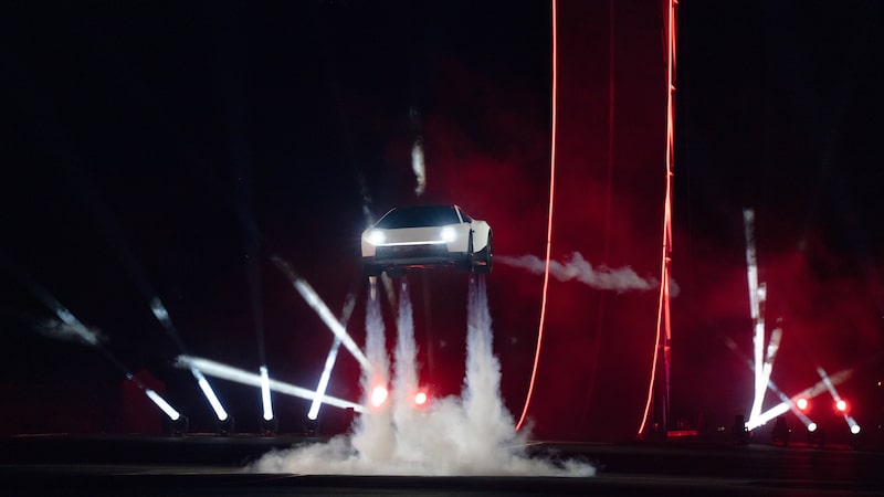 Tesla Roadster: quando o carro voador seria lançado no mercado e por que ele não poderá circular livremente Tesla Roadster: quando o carro voador seria lançado no mercado e por que ele não poderá circular livremente