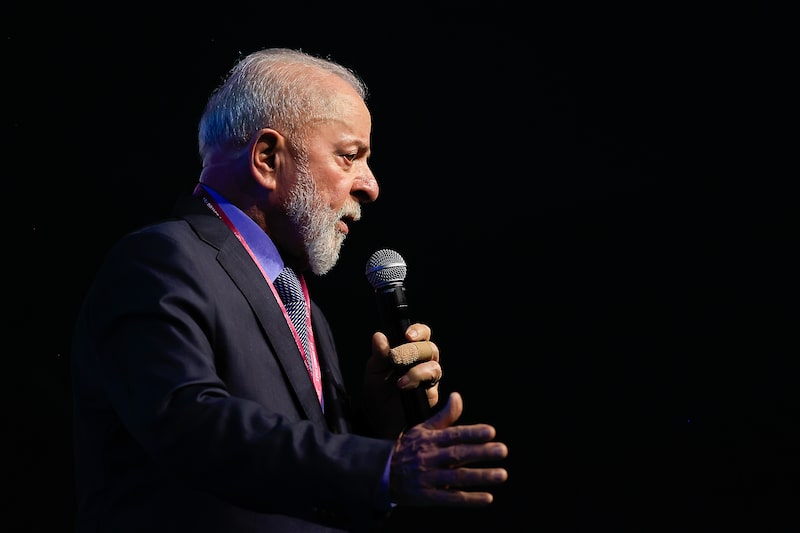 Se trata de una embolización de la arteria meníngea, según informó un hospital en un comunicado el miércoles. Se trata de una embolización de la arteria meníngea, según informó un hospital en un comunicado el miércoles.