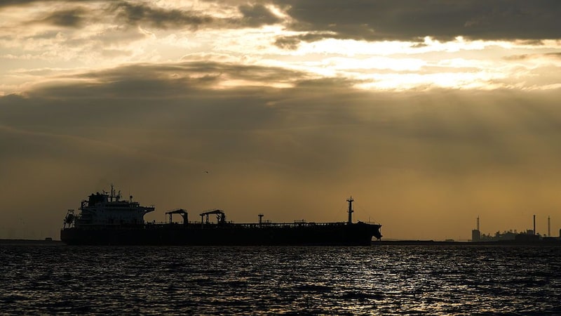 Coalizão de aliados dos EUA discute reabrir Ormuz e garantir fluxo de energia Coalizão de aliados dos EUA discute reabrir Ormuz e garantir fluxo de energia