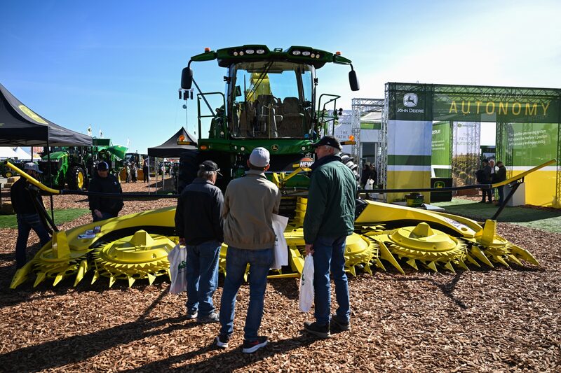 Vendas de tratores têm apresentado uma tendência de queda desde o recorde de 2023 Vendas de tratores têm apresentado uma tendência de queda desde o recorde de 2023