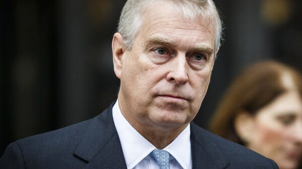 Príncipe Andrew concorda em resolver acusação de abuso sexual Príncipe Andrew concorda em resolver acusação de abuso sexual