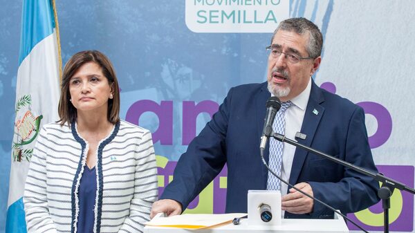 Presidente electo de Guatemala alega complot ‘golpista’ para impedirle tomar el poder Presidente electo de Guatemala alega complot ‘golpista’ para impedirle tomar el poder