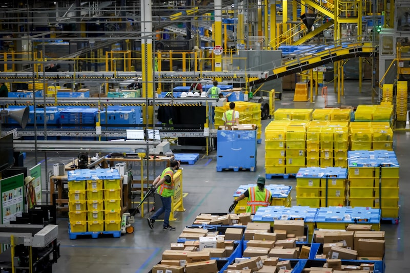 Un centro logístico de Amazon en Robbinsville, Nueva Jersey. Un centro logístico de Amazon en Robbinsville, Nueva Jersey.