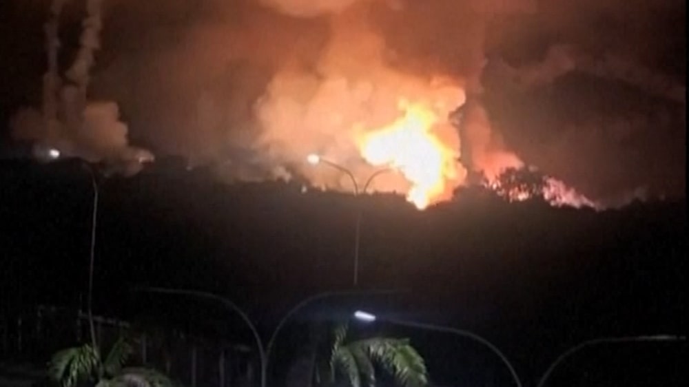 Imagens de explosões durante a noite na capital venezuelana de Caracas (Foto: AP) Imagens de explosões durante a noite na capital venezuelana de Caracas (Foto: AP)