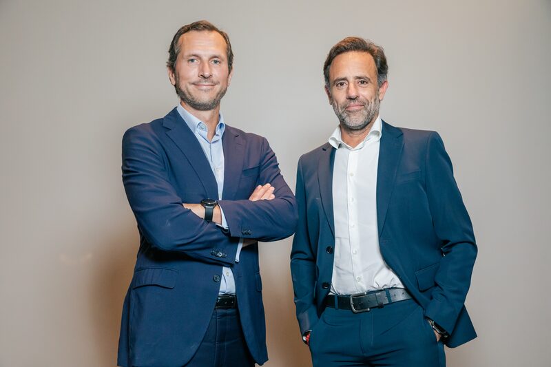 Pedro Palma, Managing Partner de Apex Capital, junto a Diego Barral, CEO en Grupo Ayudín para Argentina, Uruguay y Paraguay Pedro Palma, Managing Partner de Apex Capital, junto a Diego Barral, CEO en Grupo Ayudín para Argentina, Uruguay y Paraguay