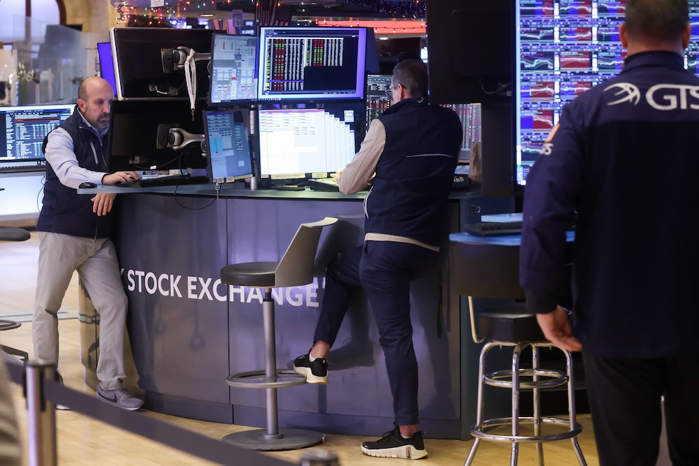 Tech Selloff Weighs On US Stocks As Silver Plunges Tech Selloff Weighs On US Stocks As Silver Plunges