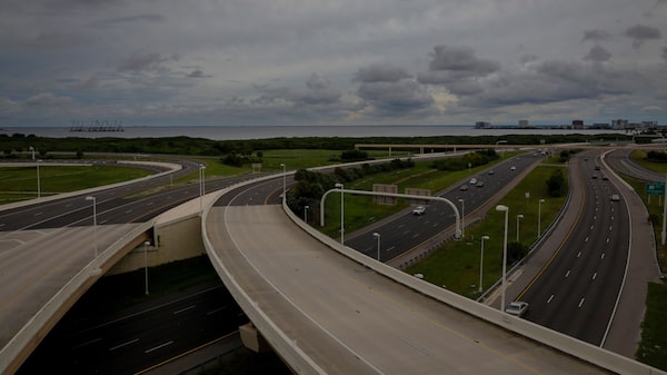 Huracán Ian se intensifica y se acerca a categoría 5 mientras avanza a Florida Huracán Ian se intensifica y se acerca a categoría 5 mientras avanza a Florida
