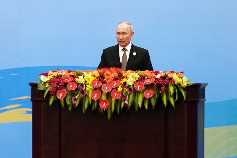 Vladimir Putin, de 71 años, el líder con más tiempo en el poder desde el dictador soviético Josef Stalin, está extendiendo su mandato de casi un cuarto de siglo hasta un quinto período. Vladimir Putin, de 71 años, el líder con más tiempo en el poder desde el dictador soviético Josef Stalin, está extendiendo su mandato de casi un cuarto de siglo hasta un quinto período.