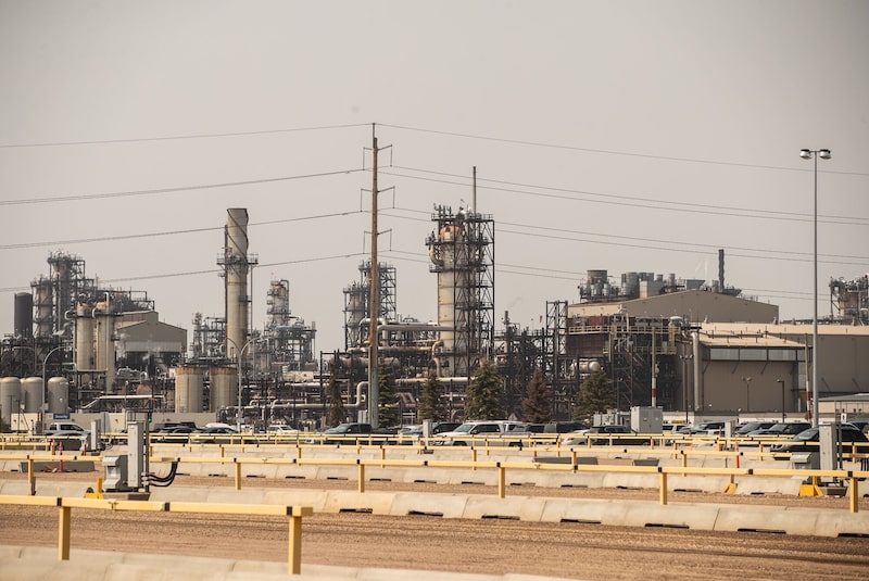 La planta de captura y almacenamiento de carbono de Shell Quest, cerca de Edmonton, Alberta. La planta de captura y almacenamiento de carbono de Shell Quest, cerca de Edmonton, Alberta.
