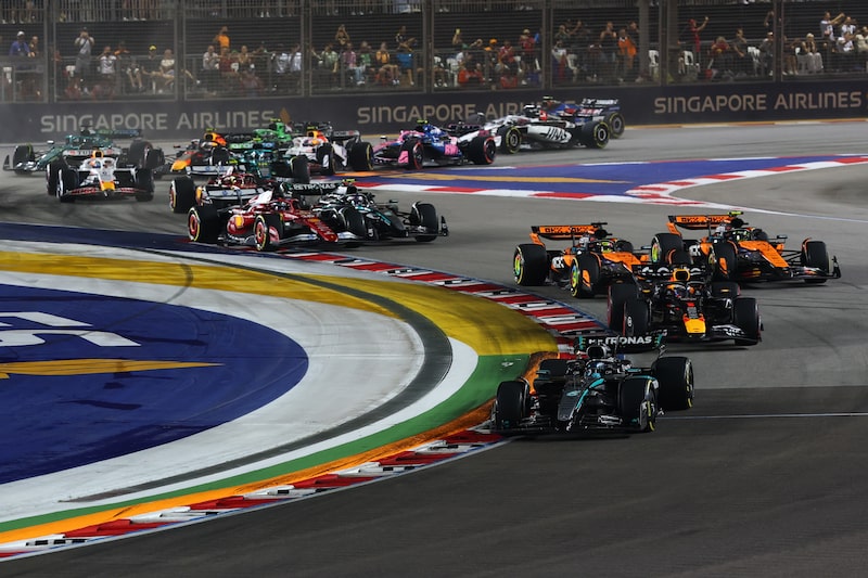 Fórmula 1 está de volta à Globo. A emissora fechou um novo contrato com exclusividade para transmitir a categoria entre 2026 e 2028. O acordo prevê um formato multiplataforma, o que significa que os fãs poderão assistir às corridas pela TV Globo, pelo Sportv e também pelas plataformas digitais do grupo. Fórmula 1 está de volta à Globo. A emissora fechou um novo contrato com exclusividade para transmitir a categoria entre 2026 e 2028. O acordo prevê um formato multiplataforma, o que significa que os fãs poderão assistir às corridas pela TV Globo, pelo Sportv e também pelas plataformas digitais do grupo.