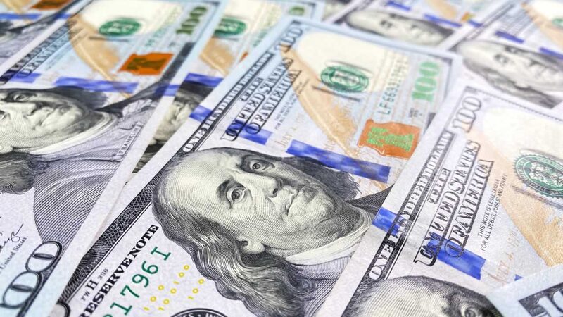 El peso mexicano se depreciaba frente al dólar la mañana del lunes 5 de febrero, mientras los mercados reaccionan a las señales de prudencia de la Fed El peso mexicano se depreciaba frente al dólar la mañana del lunes 5 de febrero, mientras los mercados reaccionan a las señales de prudencia de la Fed