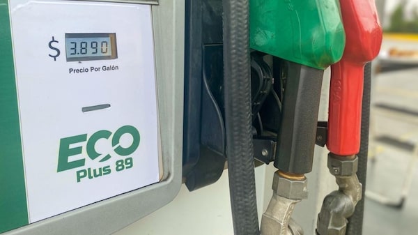 Petroecuador ha despachado 111.000 galones de la nueva gasolina Ecoplus Petroecuador ha despachado 111.000 galones de la nueva gasolina Ecoplus