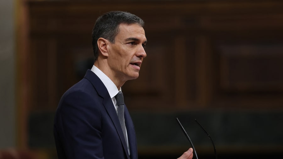 Pedro Sánchez dice que no sucumbirá a la amenaza comercial de Trump contra España Pedro Sánchez dice que no sucumbirá a la amenaza comercial de Trump contra España
