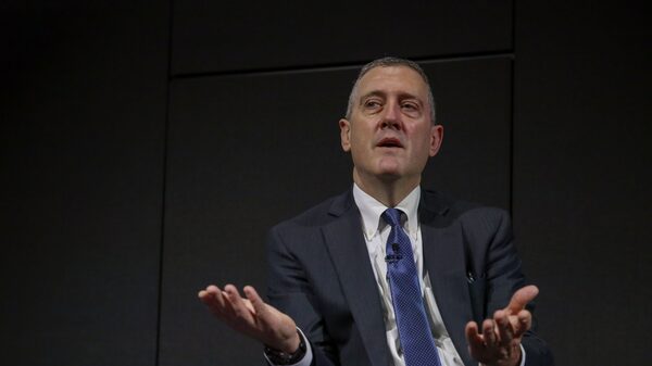 Bullard de la Fed: tasas aún podrían necesitar alza de 300 puntos Bullard de la Fed: tasas aún podrían necesitar alza de 300 puntos