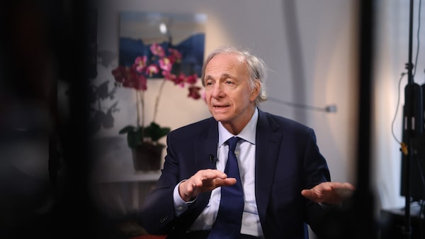 Ray Dalio alerta por la deuda de EE.UU. y cree que el desplome de los bonos aún no termina Ray Dalio alerta por la deuda de EE.UU. y cree que el desplome de los bonos aún no termina