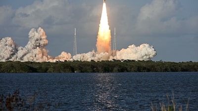 Astronautas da Nasa partem rumo à Lua em missão histórica após mais de 50 anos Astronautas da Nasa partem rumo à Lua em missão histórica após mais de 50 anos