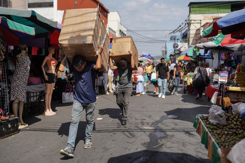 Un mercado en San Salvador, El Salvador, el martes 19 de marzo de 2024. Un mercado en San Salvador, El Salvador, el martes 19 de marzo de 2024.