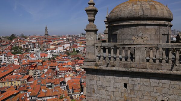 Portugal Tops Paris for Travelers Seizing on a Strong Dollar Portugal Tops Paris for Travelers Seizing on a Strong Dollar