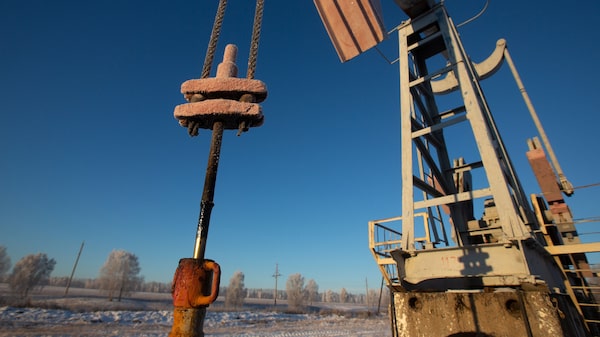 Producción de petróleo de Rusia disminuyó en marzo, según informe de Interfax Producción de petróleo de Rusia disminuyó en marzo, según informe de Interfax