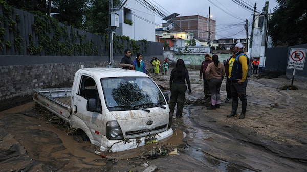 Perú en alerta por fuertes lluvias que podrían indicar el inicio del fenómeno El Niño Perú en alerta por fuertes lluvias que podrían indicar el inicio del fenómeno El Niño