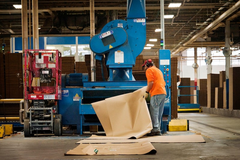 A Suzano tem atualmente cerca de US$ 12 bilhões em dívida líquida A Suzano tem atualmente cerca de US$ 12 bilhões em dívida líquida