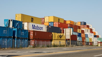 Déficit comercial de EE.UU. se amplía a US$105.600 millones mientras importaciones alcanzan récord Déficit comercial de EE.UU. se amplía a US$105.600 millones mientras importaciones alcanzan récord