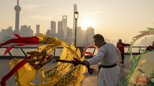 China deve superar EUA em modelos de IA até 2030, diz estudo da Bloomberg Intelligence China deve superar EUA em modelos de IA até 2030, diz estudo da Bloomberg Intelligence