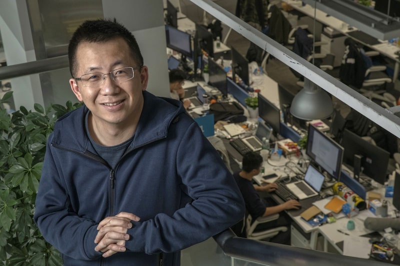 Zhang Yiming ha calificado la mezcla de entretenimiento y compra como su “próximo gran avance”. Fotógrafo: Gilles Sabrie/Bloomberg Zhang Yiming ha calificado la mezcla de entretenimiento y compra como su “próximo gran avance”. Fotógrafo: Gilles Sabrie/Bloomberg