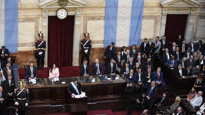 Milei descongeló transferencias a provincias en la antesala del debate por la reforma laboral Milei descongeló transferencias a provincias en la antesala del debate por la reforma laboral