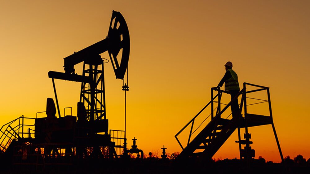 El petróleo se aprestaba a registrar la mayor pérdida semanal en casi un año, debido a la persistente preocupación por la debilidad de la demanda y la abundancia de la oferta. El petróleo se aprestaba a registrar la mayor pérdida semanal en casi un año, debido a la persistente preocupación por la debilidad de la demanda y la abundancia de la oferta.