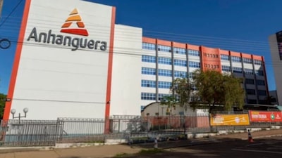 Preço da faculdade cai no ensino presencial, mas sobe em híbrido e online, diz JPMorgan Preço da faculdade cai no ensino presencial, mas sobe em híbrido e online, diz JPMorgan