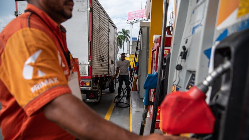 Aliados de Trump en Latam sufren consecuencias del alza del petróleo por la guerra con Irán Aliados de Trump en Latam sufren consecuencias del alza del petróleo por la guerra con Irán