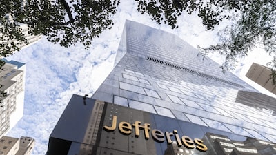 Jefferies cae tras el desplome de más del 50% en ingresos de gestión de activos Jefferies cae tras el desplome de más del 50% en ingresos de gestión de activos