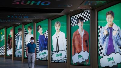 Gestora do BTS perde US$ 10 bilhões com queda das ações após pico em IPO Gestora do BTS perde US$ 10 bilhões com queda das ações após pico em IPO