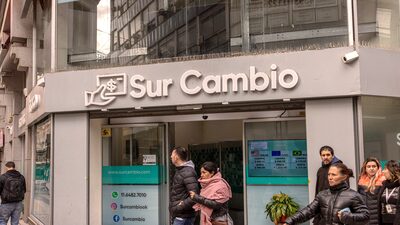 Milei vê estratégia de recompor reservas em risco diante de pressão sobre o peso Milei vê estratégia de recompor reservas em risco diante de pressão sobre o peso